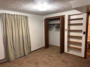 552 7th Ave NW, Unit 1 in Sioux Center, IA - Building Photo - Building Photo