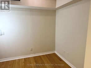 250 Wellington St W in Toronto, ON - Building Photo - Building Photo