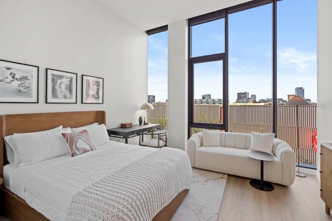 property at 1011 W Gladys Ave
