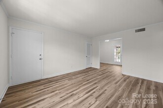 922 McAlway Rd in Charlotte, NC - Building Photo - Building Photo