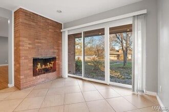 8408 Louwen Dr in St. Louis, MO - Building Photo - Building Photo