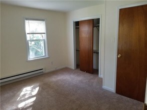 323 Birch Ave in Horsham, PA - Building Photo - Building Photo