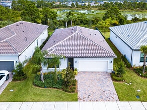 517 SE Crathes St in Port St. Lucie, FL - Building Photo - Building Photo