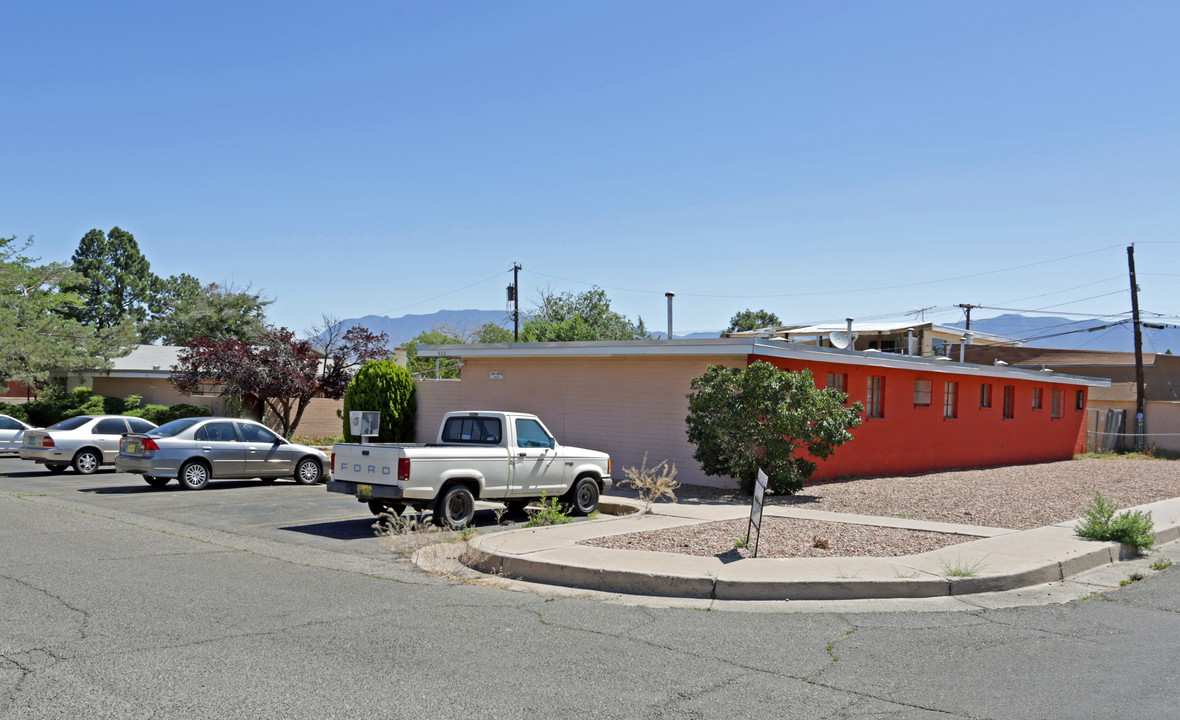 456 Val Verde NE in Albuquerque, NM - Foto de edificio