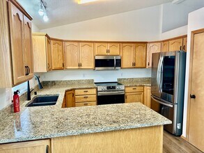 8311 E Bull Pine Ln in Spokane, WA - Building Photo - Building Photo