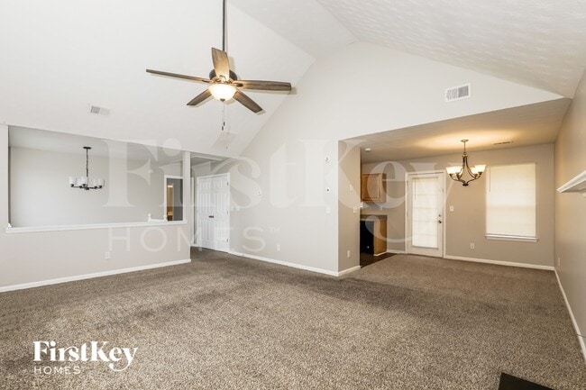 2631 S Hills in Riverdale, GA - Foto de edificio - Building Photo