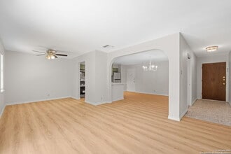 3422 Quakertown Dr in San Antonio, TX - Building Photo - Building Photo