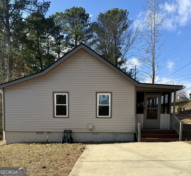 5569 Cave Springs Rd in Douglasville, GA - Building Photo - Building Photo