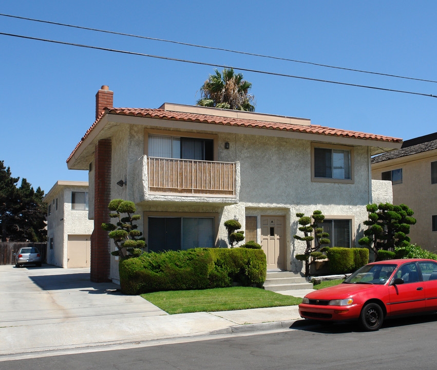 16892 Hoskins St in Huntington Beach, CA - Building Photo