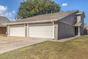 9020-9020 N Rockwell Dr in Oklahoma City, OK - Building Photo