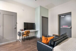 781 Spring St, Unit SI FL1-ID1356283P in Macon, GA - Building Photo