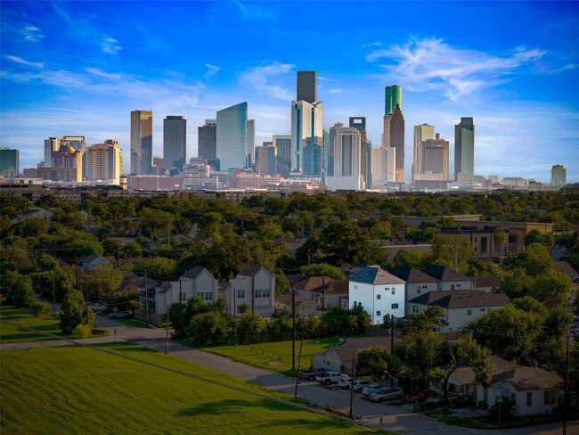 1807 Lee St in Houston, TX - Building Photo - Building Photo