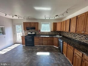 106 Pine St in Moorestown, NJ - Building Photo - Building Photo