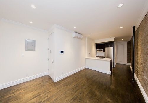 11 E 7th St-Unit -3E in New York, NY - Building Photo