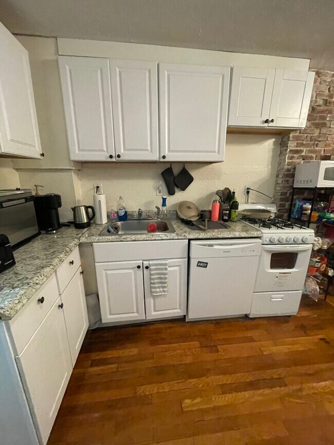 70 Revere St, Unit 3R