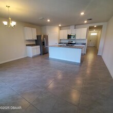 1925 Deep Lk Cir in New Smyrna Beach, FL - Building Photo - Building Photo