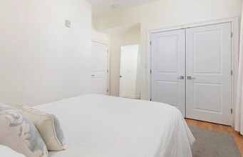 170 W Broadway in Boston, MA - Foto de edificio - Building Photo