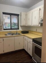 7910 Taft St in Pembroke Pines, FL - Building Photo - Building Photo