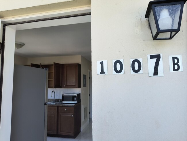 property at 1007 S E St