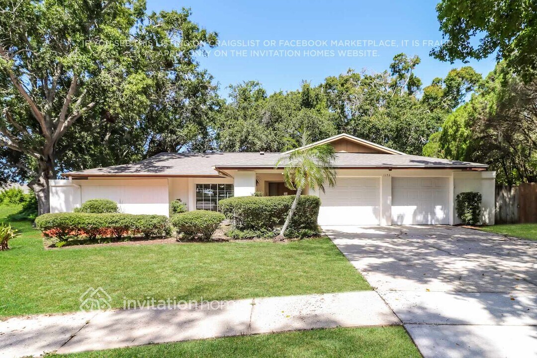 1153 Lancer Ln in Tarpon Springs, FL - Building Photo