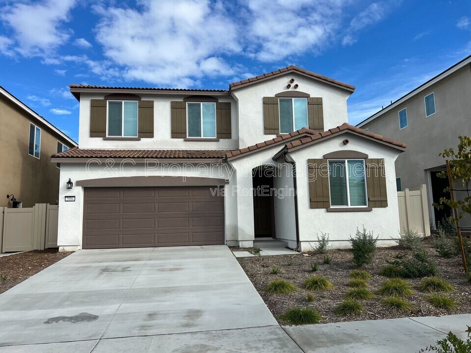 2084 Mandarin Ln in Redlands, CA - Building Photo