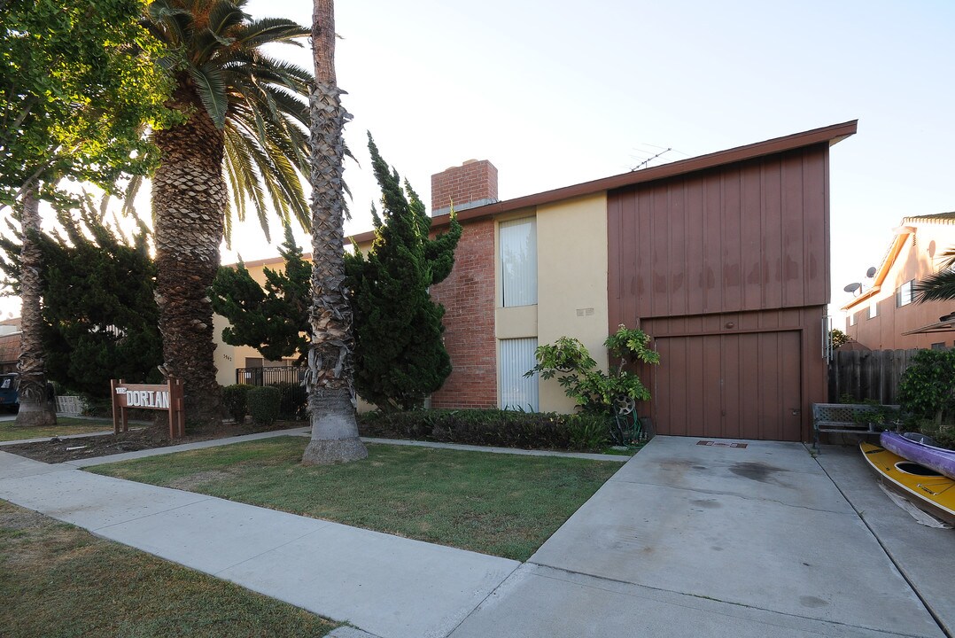 The Dorian in Los Alamitos, CA - Building Photo
