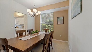 9582 Hemingway Ln in Ft. Myers, FL - Foto de edificio - Building Photo