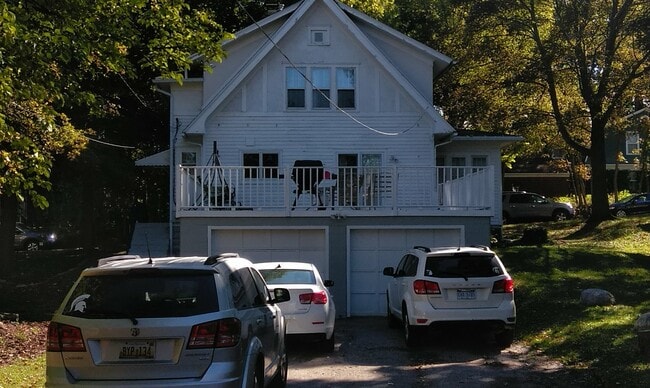 439 Hillcrest Ave in East Lansing, MI - Building Photo - Building Photo