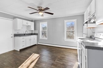 40 Suffolk St in Abington, MA - Building Photo - Building Photo
