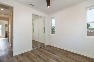 6402 Kenwater Pl in Los Angeles, CA - Building Photo