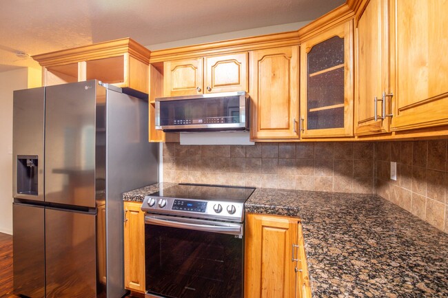 129 E Laurel Ave in Howey In The Hills, FL - Building Photo - Building Photo