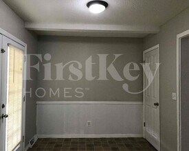 7714 E 90th Terrace in Kansas City, MO - Building Photo - Building Photo