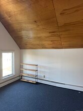 64 Thompson St in Milford, CT - Building Photo - Building Photo