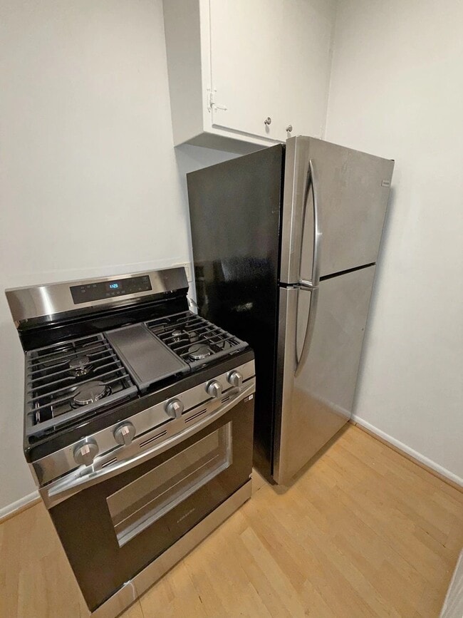 1248 N Las Palmas Ave, Unit 9 in Los Angeles, CA - Building Photo - Building Photo