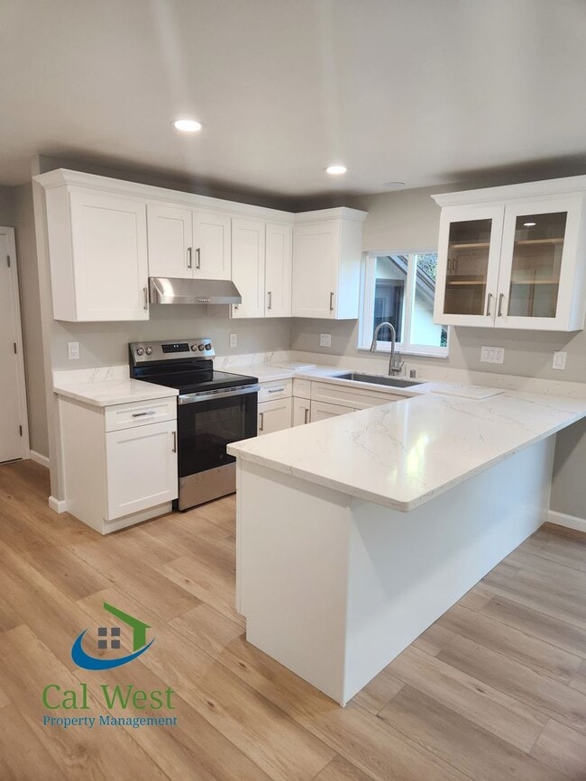 208 Lester Ln in Los Gatos, CA - Building Photo - Building Photo