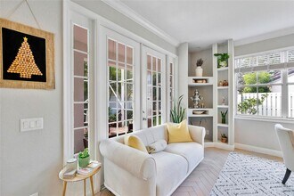 604 Stanton Dr in Weston, FL - Building Photo - Building Photo