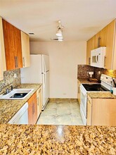 2451 Brickell Ave, Unit 11 in Miami, FL - Building Photo - Building Photo