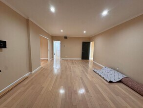 8550 Holloway Dr in West Hollywood, CA - Foto de edificio - Building Photo