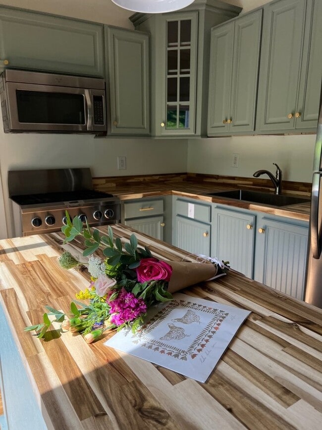 property at 509 Hodges Gap Rd