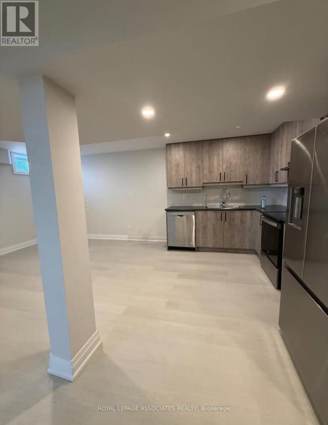 45 John St W in Bradford West Gwillimbury, ON - Building Photo - Building Photo