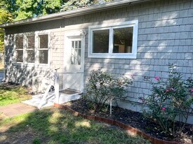 1491 Elm St, Unit 4 in Stratford, CT - Building Photo