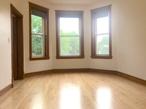 2318 S Marshall Blvd, Unit 2 in Chicago, IL - Building Photo - Building Photo