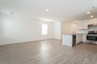8136 Nube Medina in San Antonio, TX - Building Photo - Building Photo