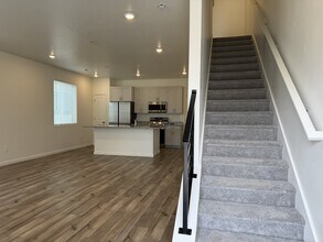 203 E Arcade Dr in Saratoga Springs, UT - Building Photo - Building Photo