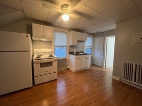 552 Maple St in Fall River, MA - Building Photo - Building Photo