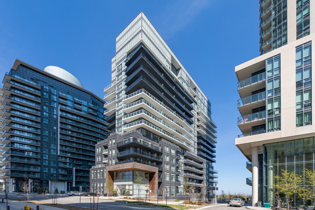 Riva del Lago Condos in Toronto, ON - Building Photo