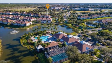 3009 Driftwood Way in Naples, FL - Foto de edificio - Building Photo