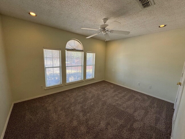 6415 13th St in Lubbock, TX - Building Photo - Building Photo