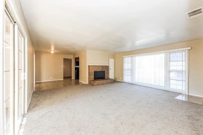6951 Malibu Dr in Riverside, CA - Building Photo - Building Photo