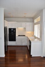 7110 Calabria Ct in San Diego, CA - Building Photo - Building Photo